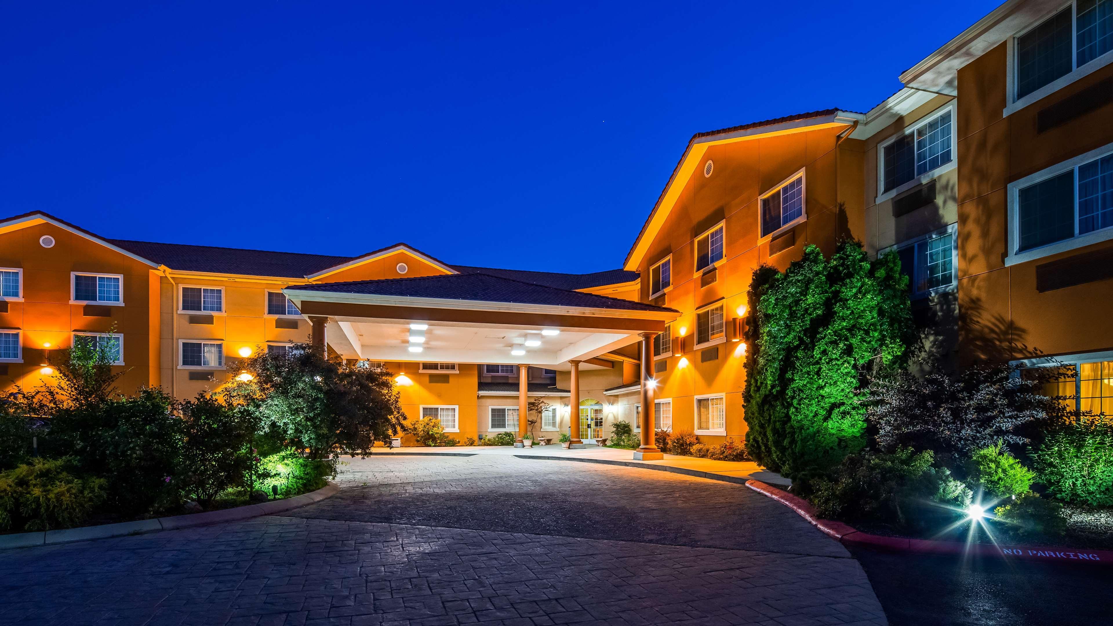 Best Western Plus Caldwell Inn & Suites Экстерьер фото