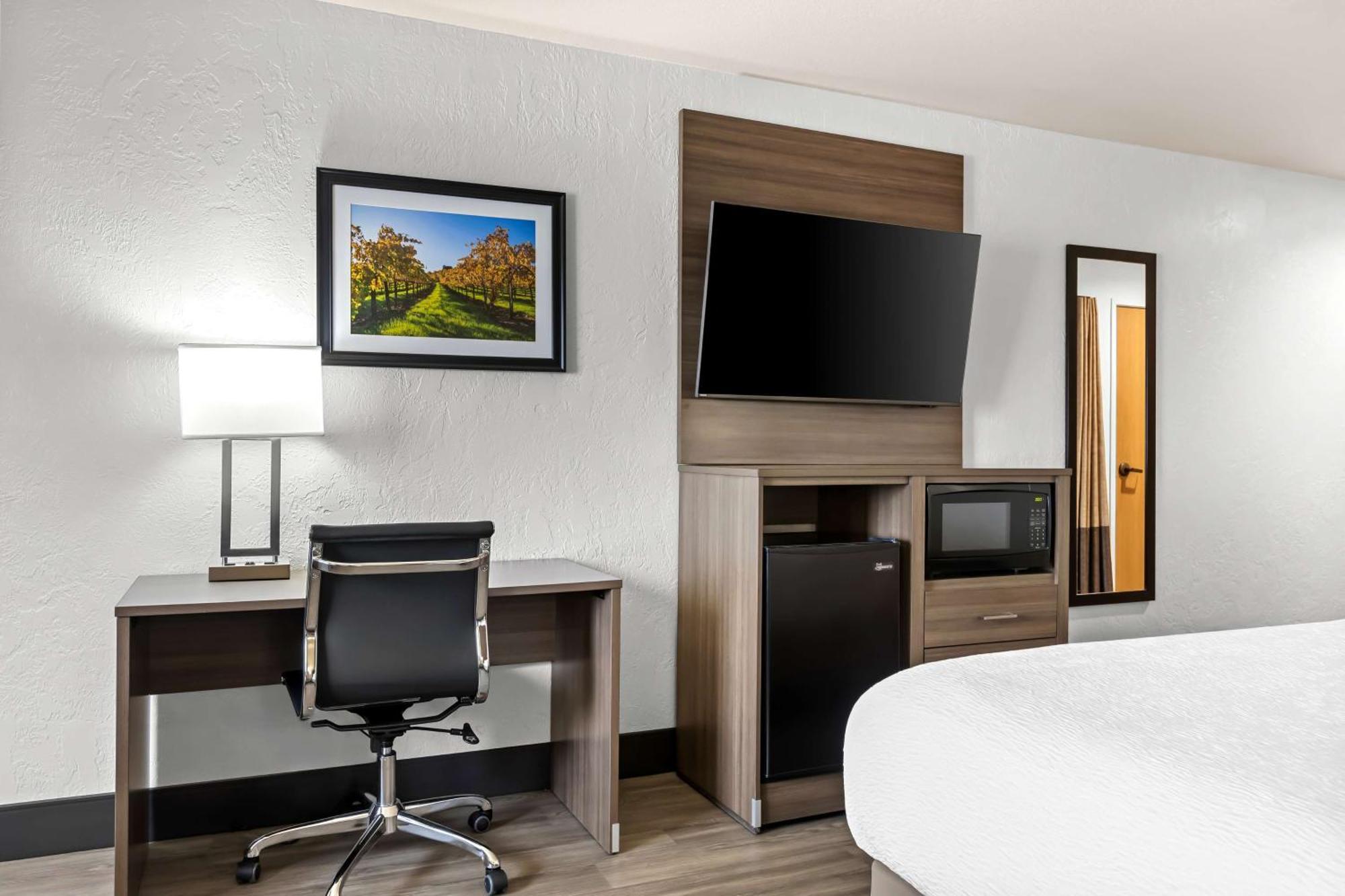 Best Western Plus Caldwell Inn & Suites Экстерьер фото