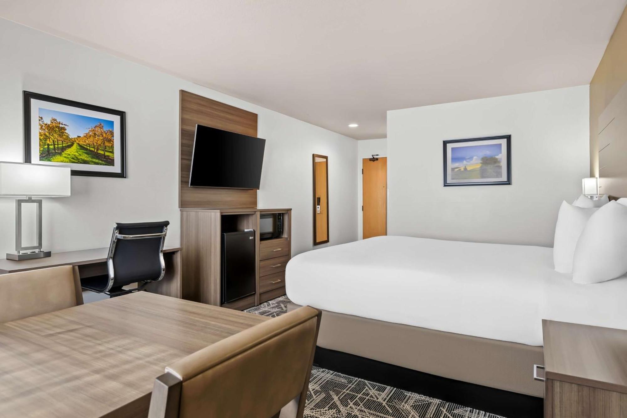 Best Western Plus Caldwell Inn & Suites Экстерьер фото