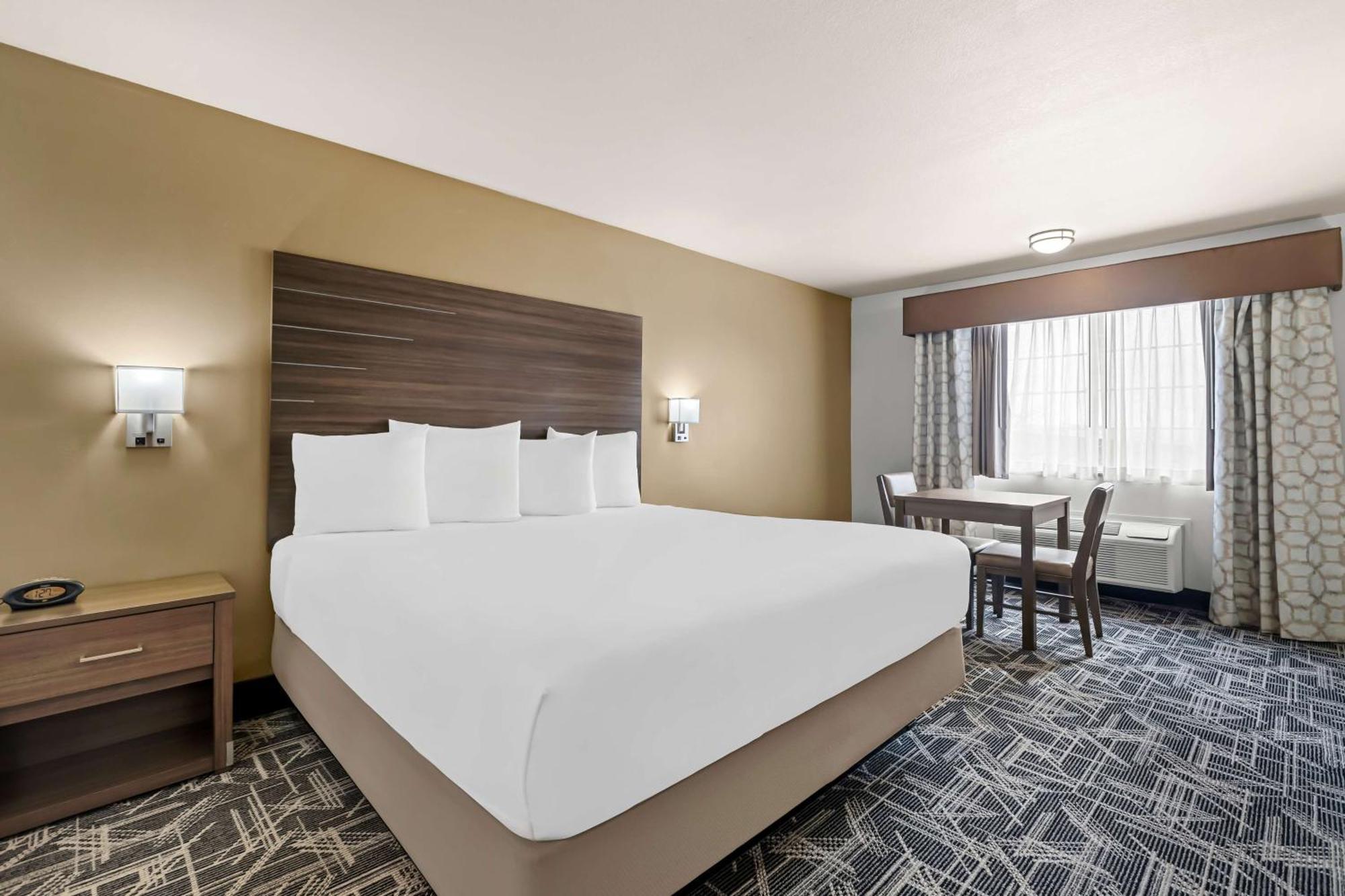 Best Western Plus Caldwell Inn & Suites Экстерьер фото